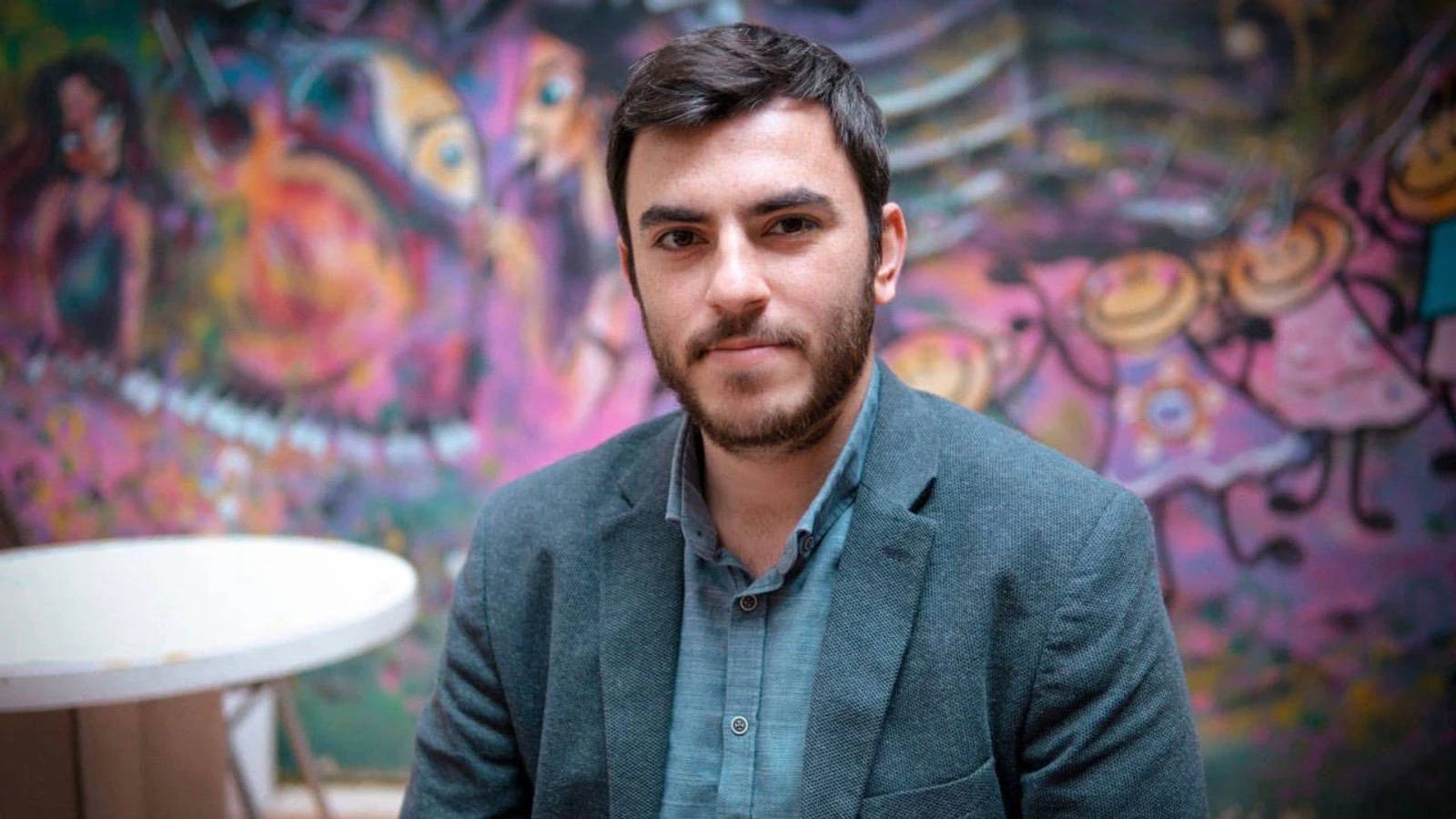 الصحفي إسماعيل أري