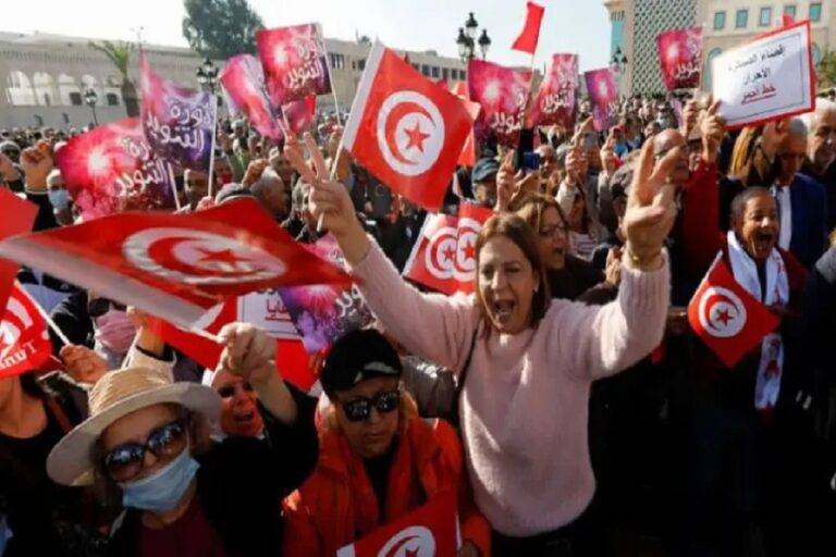 مسيرة تونسية داعمة لحقوق النساء
