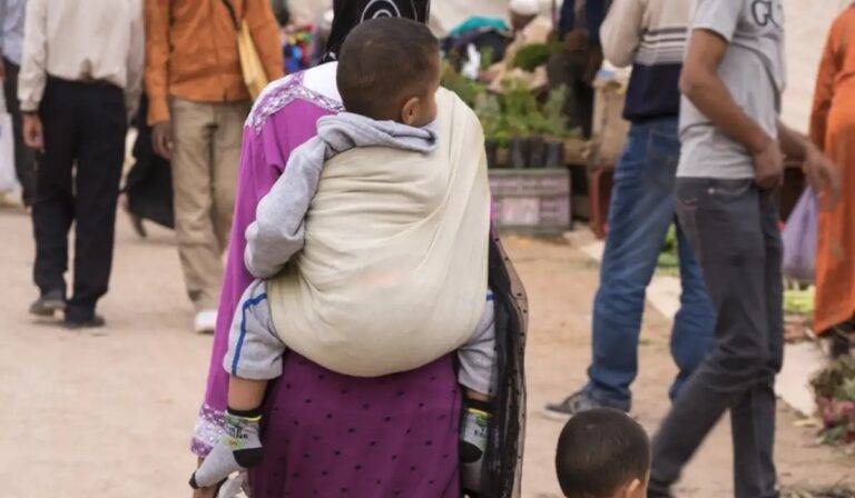 أمهات عازبات - أرشيف