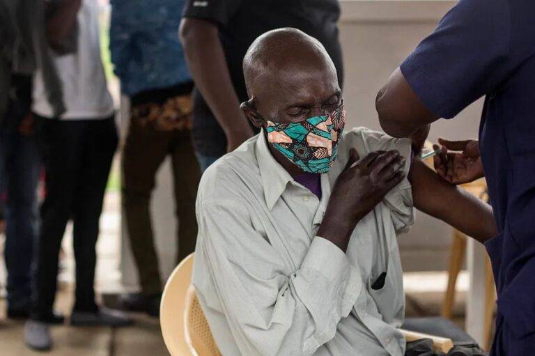 لمواجهة خطر انتشار الفيروسات تحتاج القارة الإفريقية إلى أنظمة صحية قوية وتوافر اللقاحات الموسمية لإنقاذ الأطفال والأمهات والمرضى المزمنين