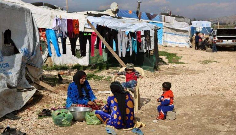 المنظمات الحقوقية تحذر من "كارثة اجتماعية" في لبنان حيث تتوارث الأجيال الفقر واليأس والبطالة
