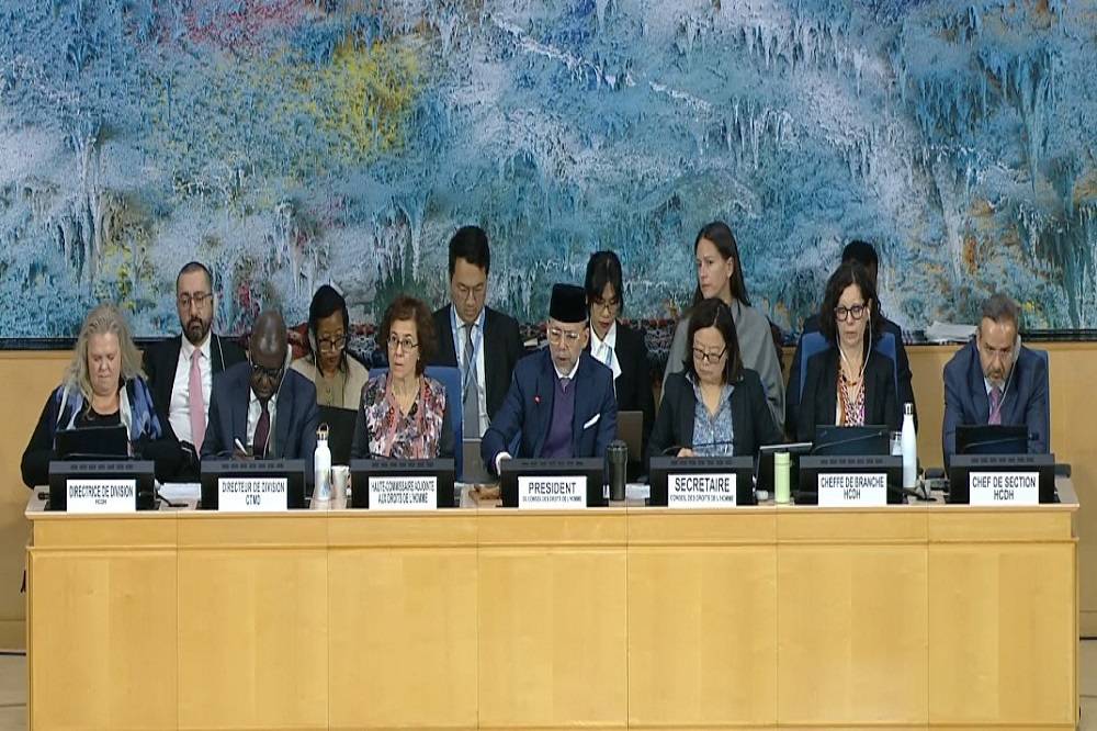 مجلس حقوق الإنسان يدين الهجمات الإيرانية على دول الخليج والأردن