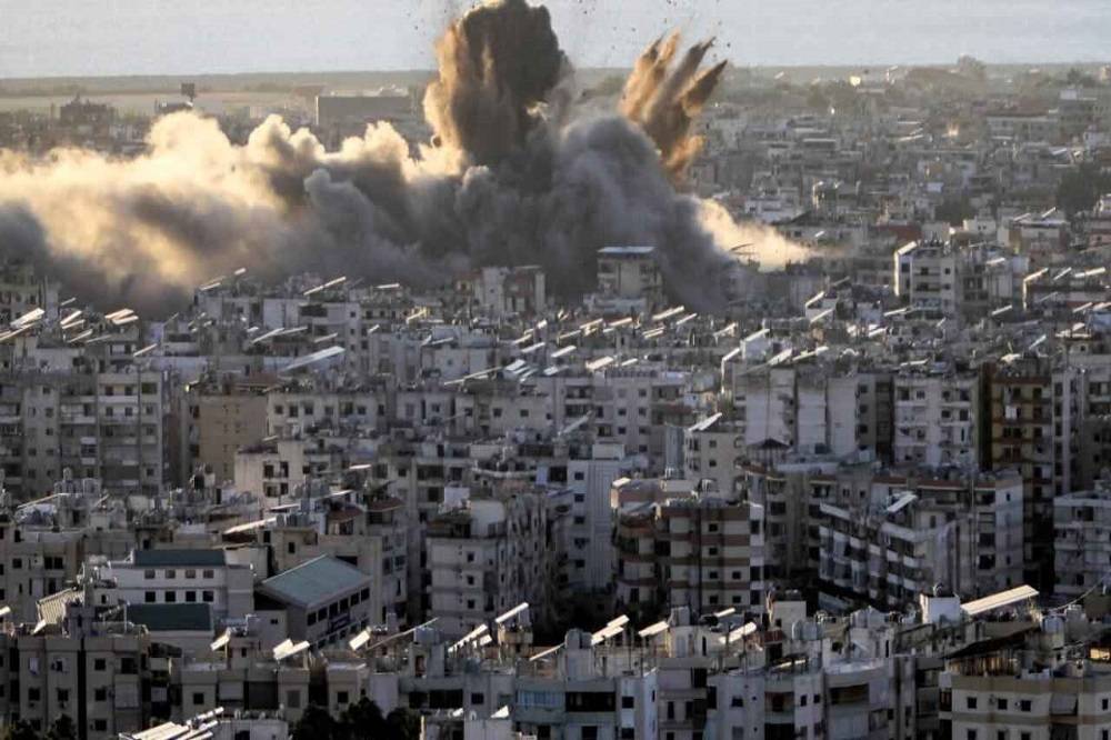 قصف مخيم برج البراجنة في لبنان