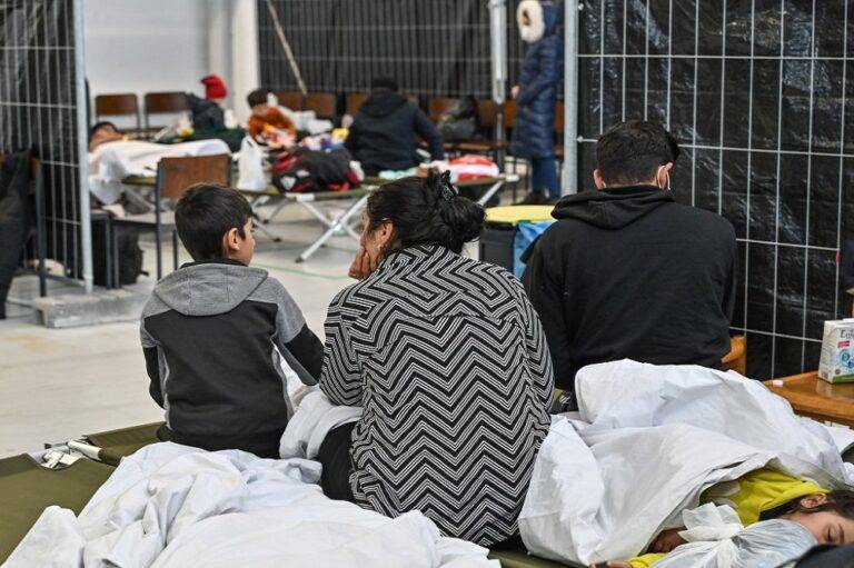 تراجع طلبات اللجوء في ألمانيا في ظل تشديد السياسات الأوروبية