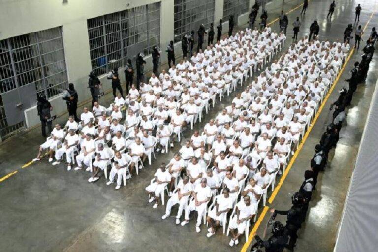 العشرات في السلفادور يواجهون اتهامات بالإنضمام لعصابة مارا سالفاتروتشا