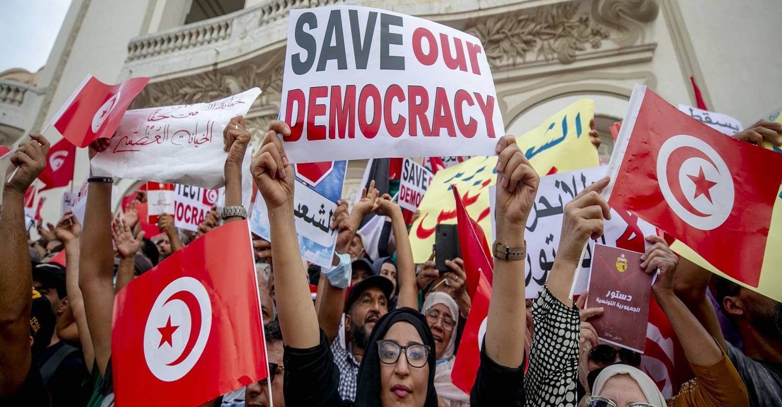 احتجاجات مطالبة بالديموقراطية وحرية التعبير في تونس