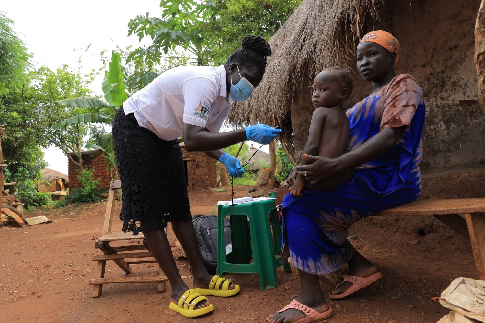 الإنفاق الحكومي على القطاع الصحي لا يتجاوز نحو 6 بالمئة من الميزانية العامة. بحسب بيانات وزارة الصحة الأوغندية.