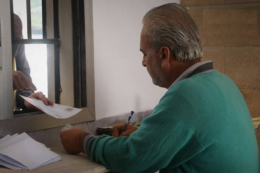 وثيقة “غير المحكوم” أزمة خدمية تضغط على السوريين في لحظة معيشية صعبة