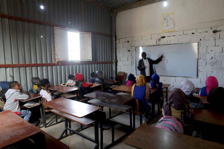 أطفال المهاجرين في ليبيا يبحثون عن حقهم في التعليم