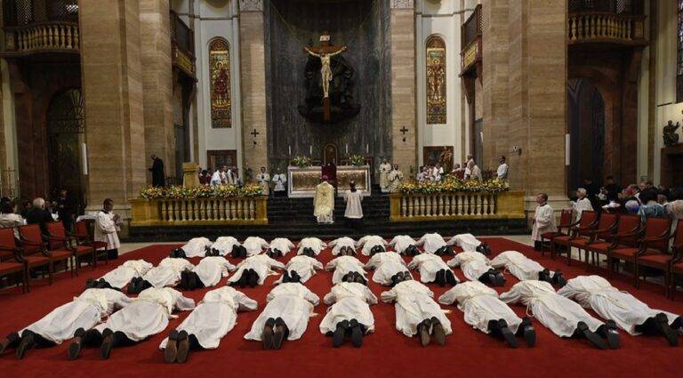 بلغ عدد أعضاء منظمة "أوبوس داي" نحو 85 ألف عضو حول العالم حتى عام 2025، مع انتشار في أكثر من 70 دولة.