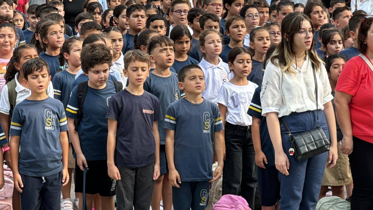 أطفال إحدى مدارس أضنة التركية