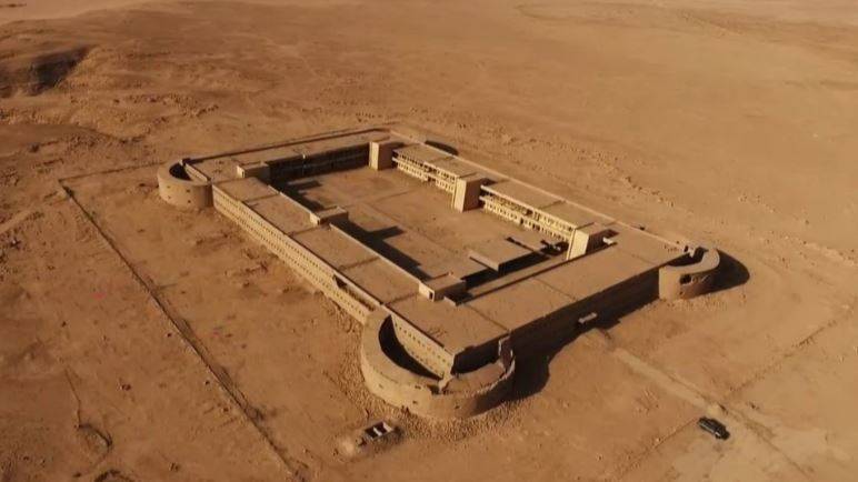 سجن نقرة السلمان في صحراء العراق