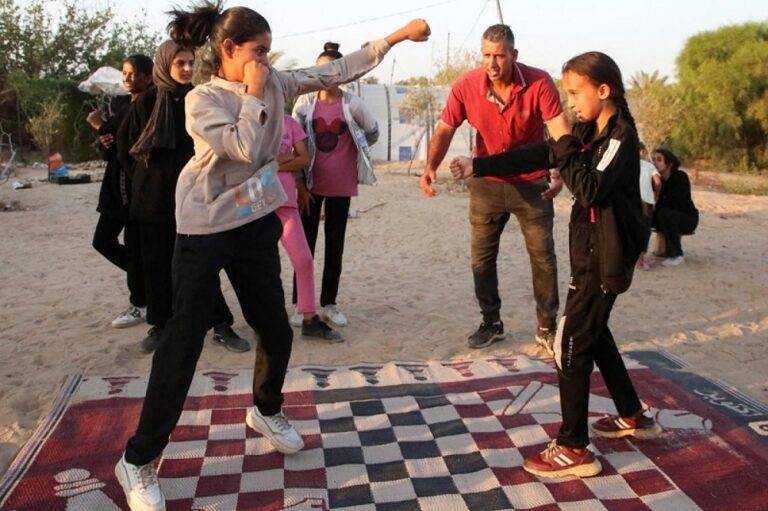 فتيات غزة يتغلبن على الحصار بالملاكمة
