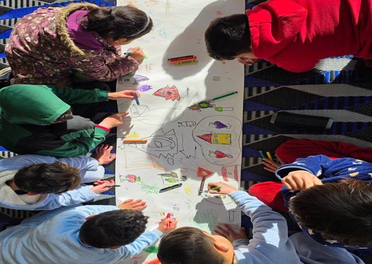أطفال من جنوب لبنان مشاركون في مبادرة الرسم