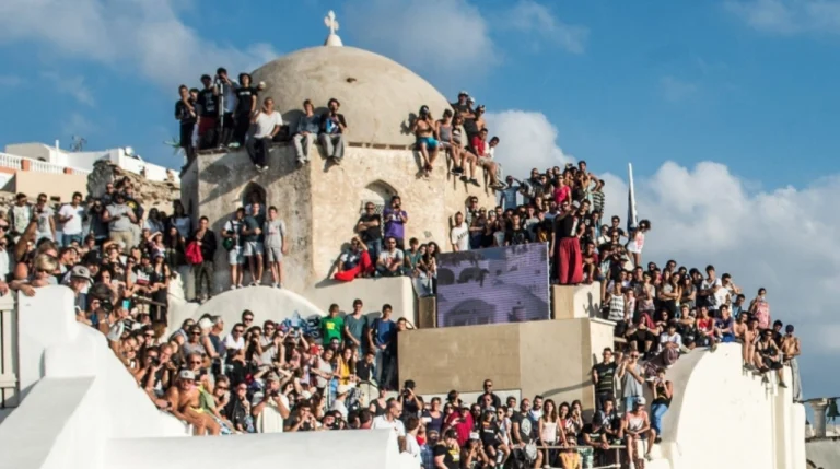 السياحة الجماعية في اليونان