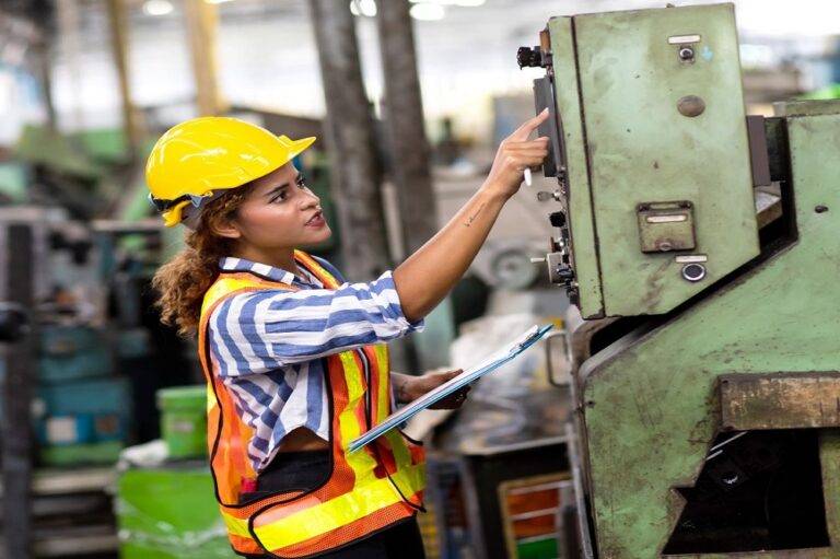 تواجه النساء العديد من التحديات في العمل