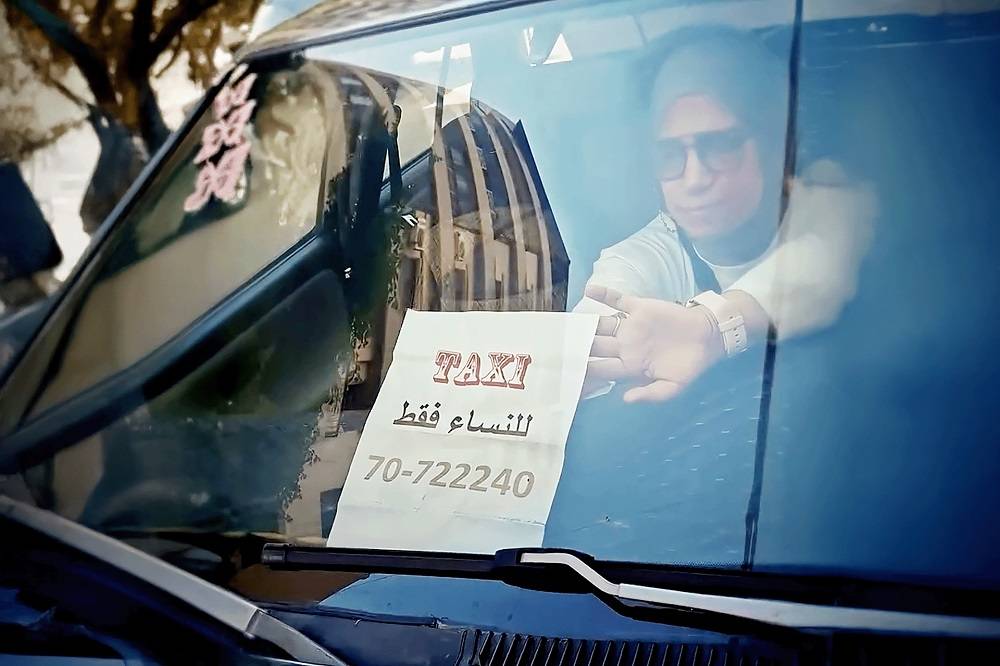 تفتح تجربة تاكسي النساء نقاشاً حول حق المرأة في التنقل الآمن