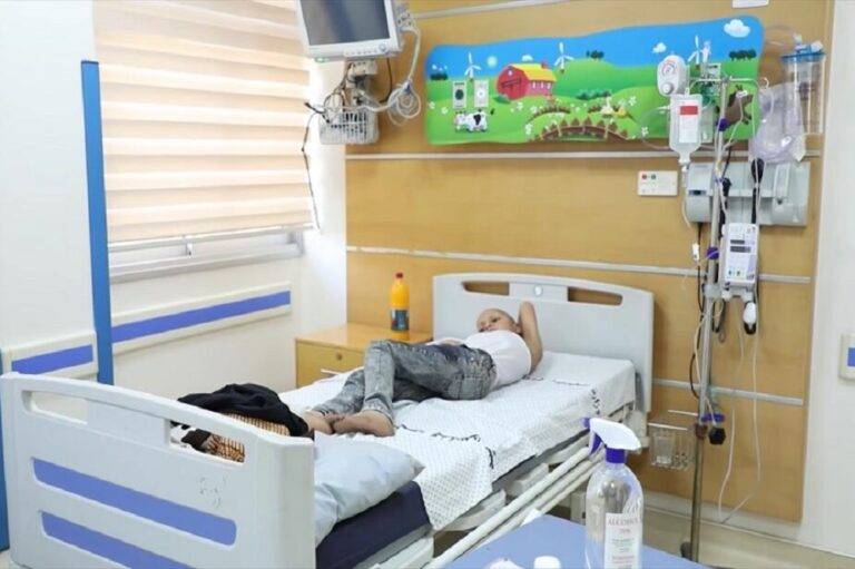 مرضى السرطان في غزة وفنزويلا يبحثون عن العلاج