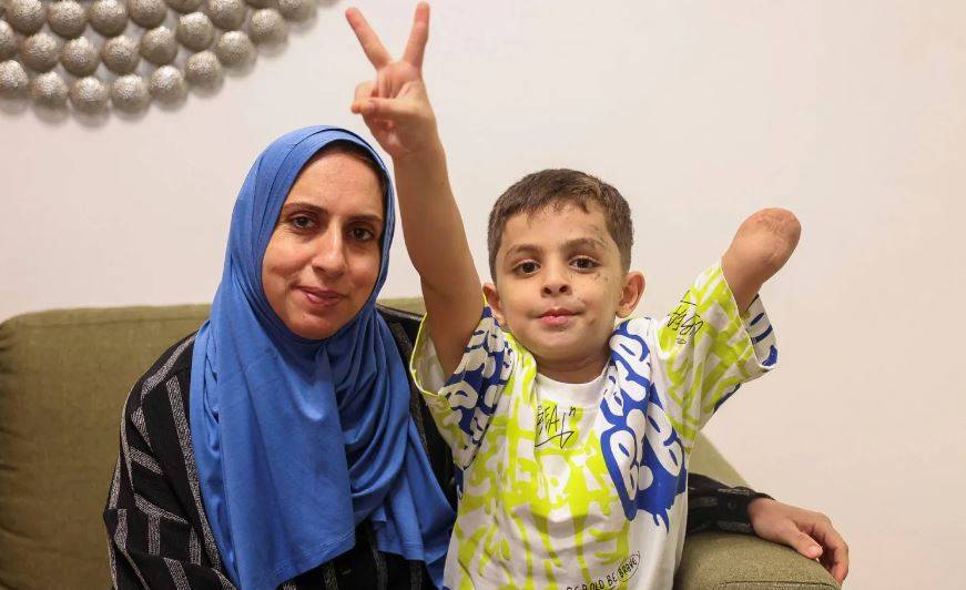 طفل لبناني فقد أحد أطرافه جراء الحرب
