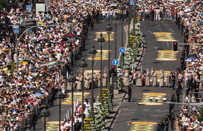 حضور جماهيري في القداس المفتوح لبابا الفاتيكان في مدريد