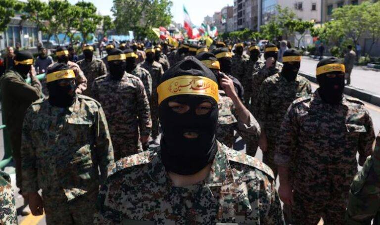 عناصر من الحرس الثوري الإيراني