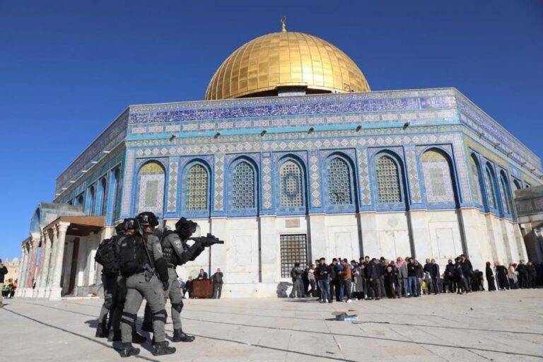 الانتهاكات الإسرائيلية بحق المسلمين في القدس