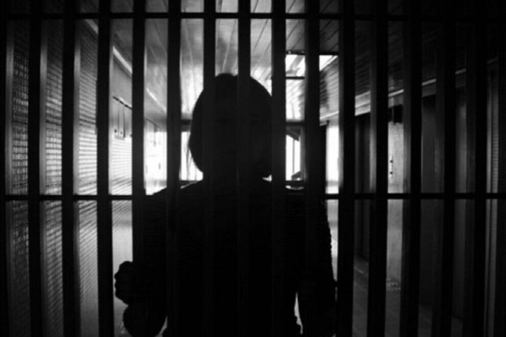 ضغوط على عائلات السجينات من النساء في إيران
