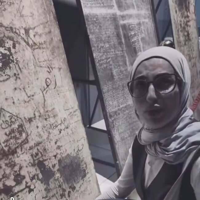 بعد 12 عامًا من الغياب.. لمى تعثر على أثر شقيقها الشهيد في معرض دمشق