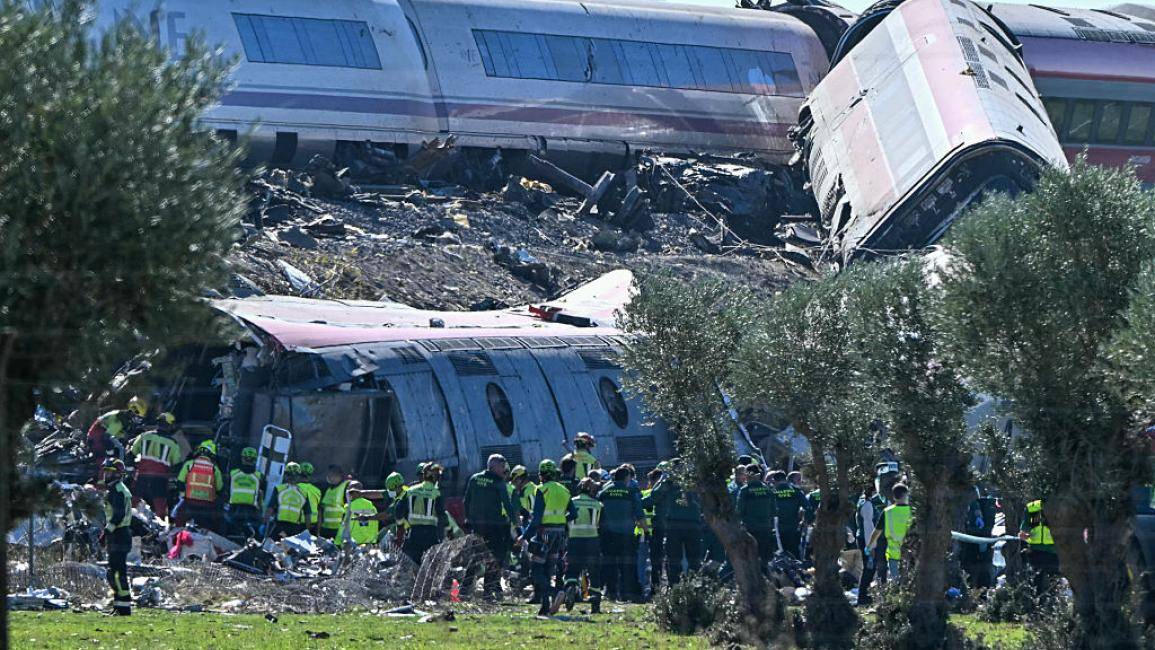مصرع 64 شخصا في تصادم قطارين فائقي السرعة في إسبانيا